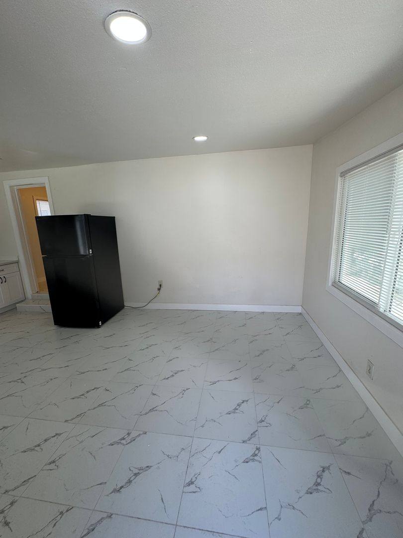 Apartment for rent at 819 S Cypress Ave, Santa Ana, CA 92701