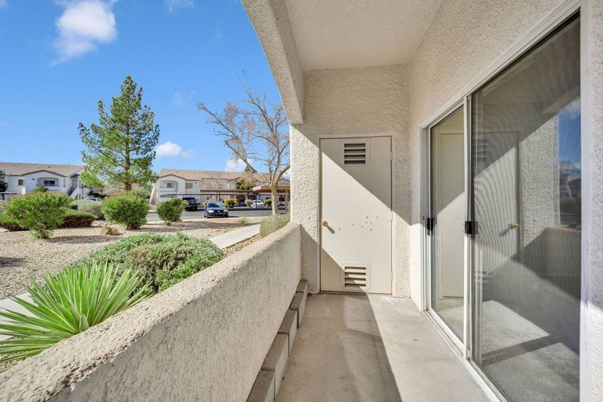 Apartment for rent at 5655 E Sahara Ave #BLDG 2, Las Vegas, NV 89142