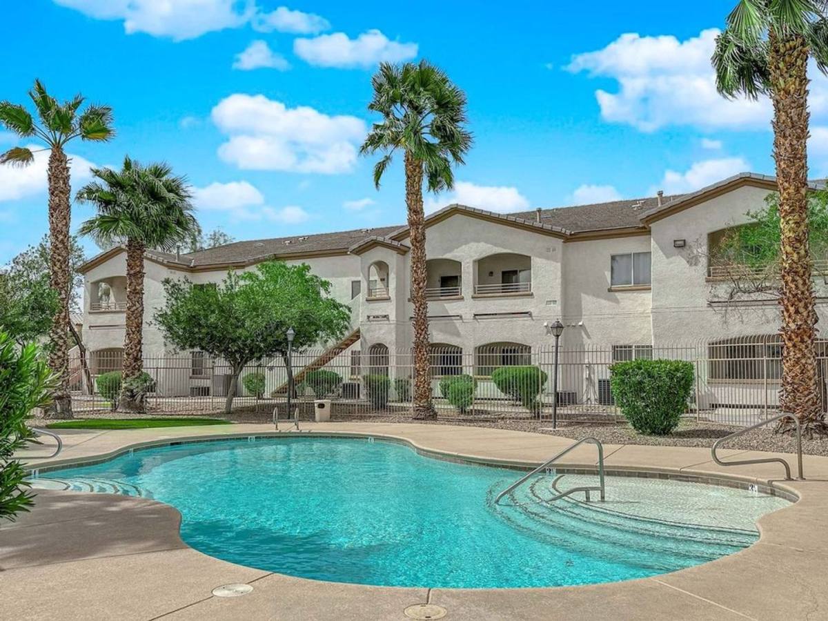 Apartment for rent at 5655 E Sahara Ave #BLDG 2, Las Vegas, NV 89142