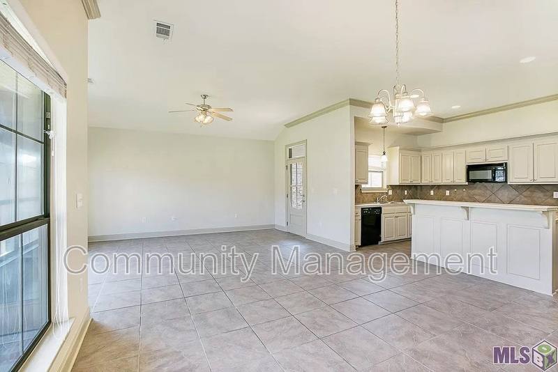 House for rent at 3315 Southlake Ave, Baton Rouge, LA 70810