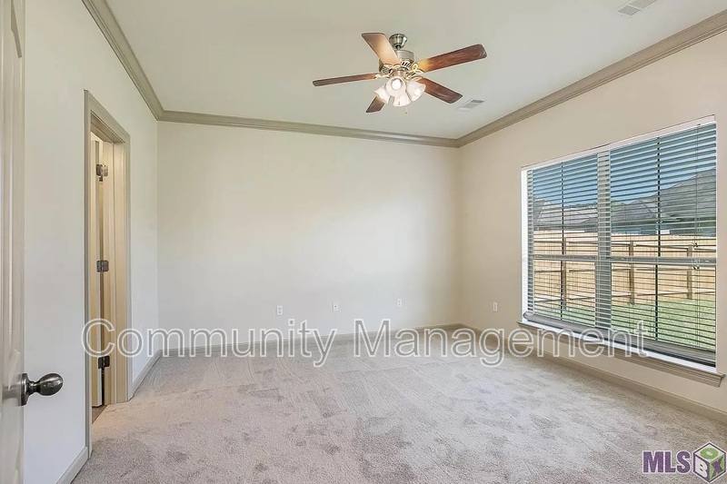 House for rent at 3315 Southlake Ave, Baton Rouge, LA 70810