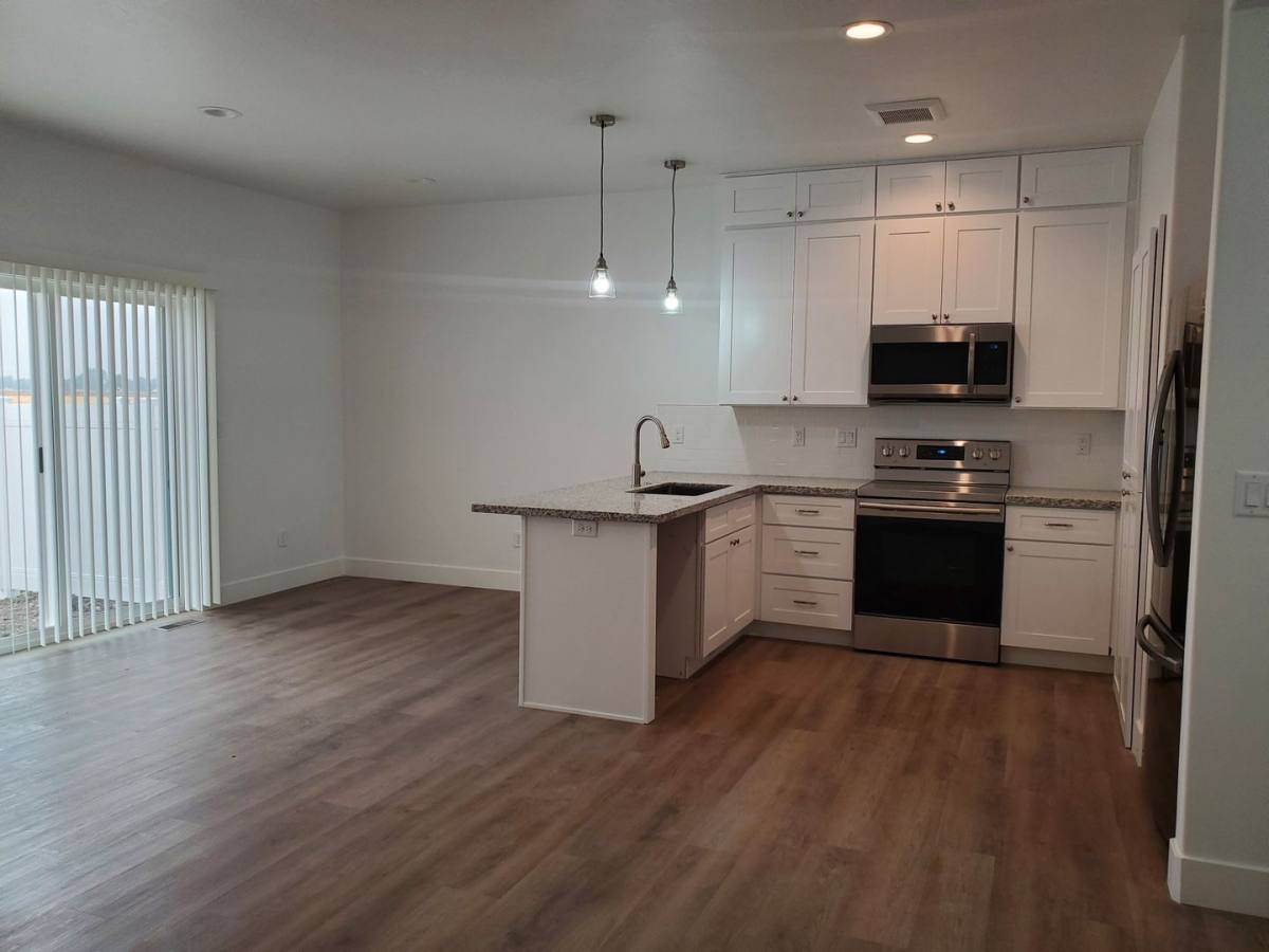 Townhouse for rent at 450 S 3rd W, Sugar City, ID 83448