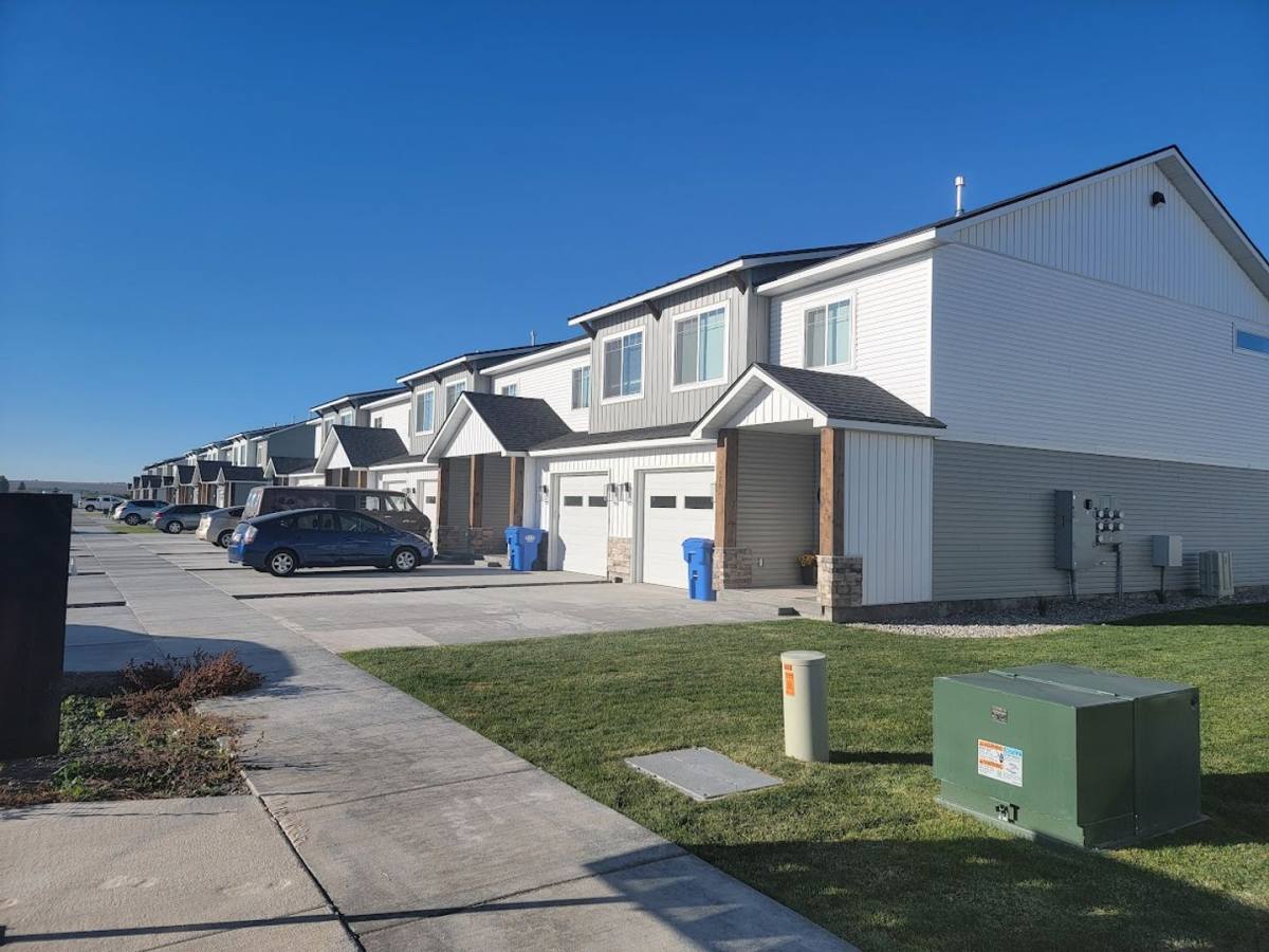 Townhouse for rent at 450 S 3rd W, Sugar City, ID 83448