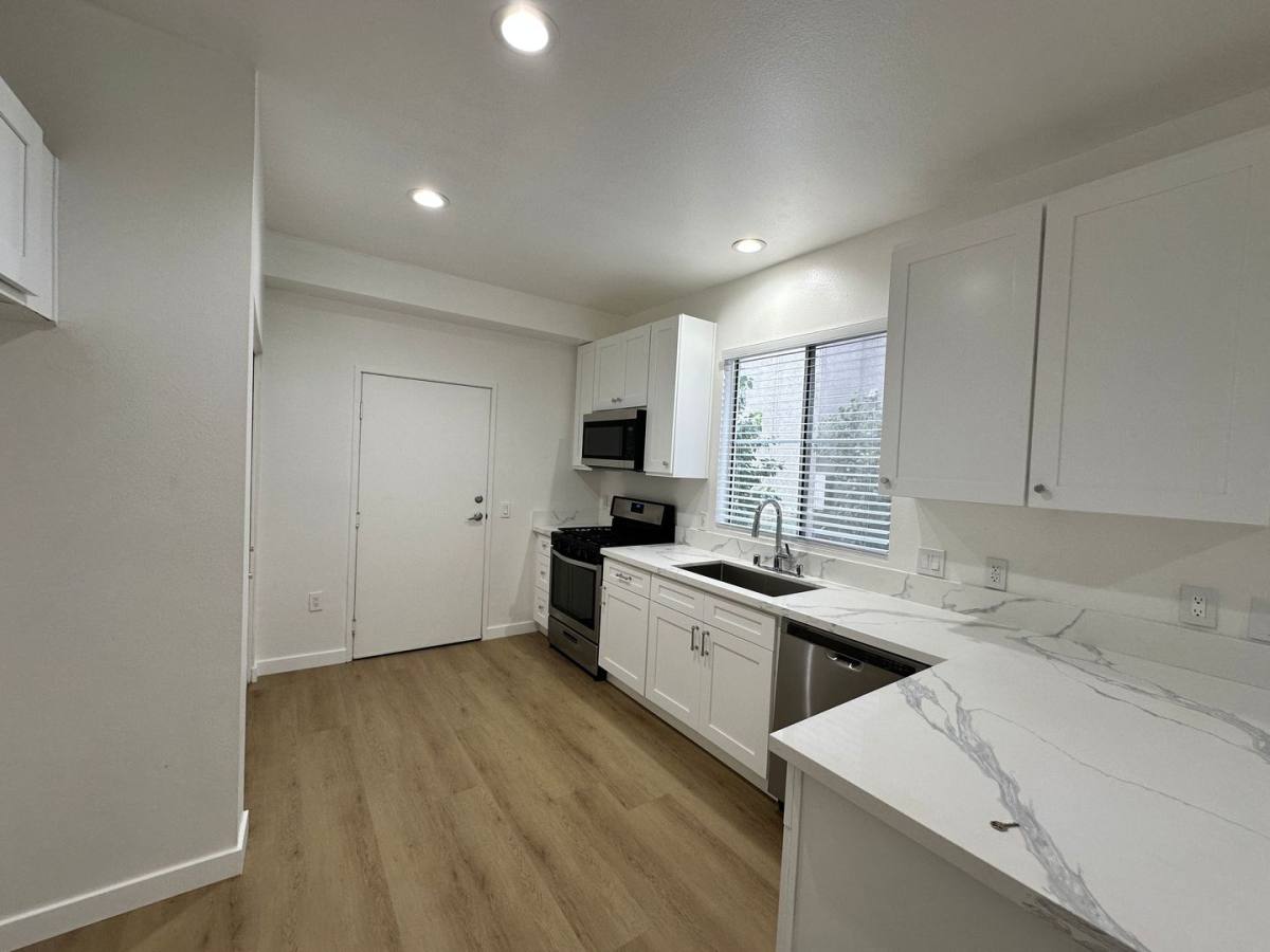Townhouse for rent at 20000 Plum Canyon Rd, Santa Clarita, CA 91350