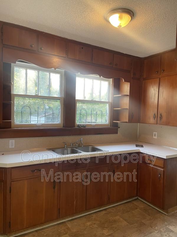 House for rent at 8211 Rugby Ave, Birmingham, AL 35206