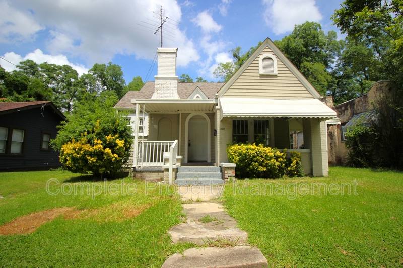 House for rent at 8211 Rugby Ave, Birmingham, AL 35206
