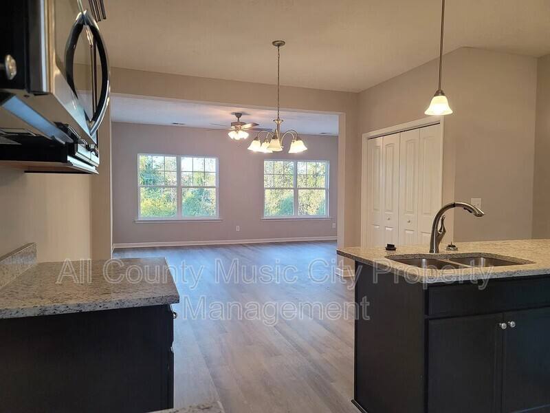 310 Negri Court, La Vergne, TN 37086 - Townhouse for Rent - Image 7