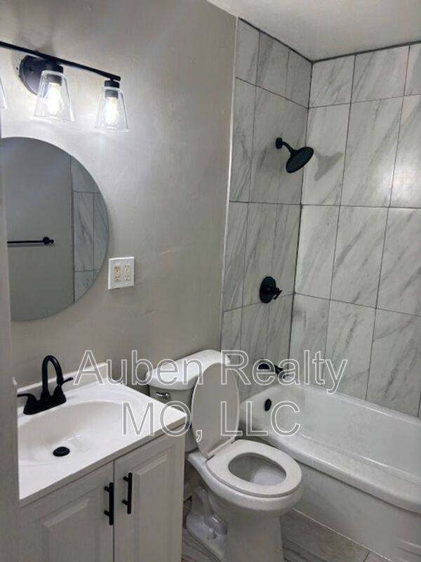 House for rent at 10607 Richmond Ave, Kansas City, MO 64134