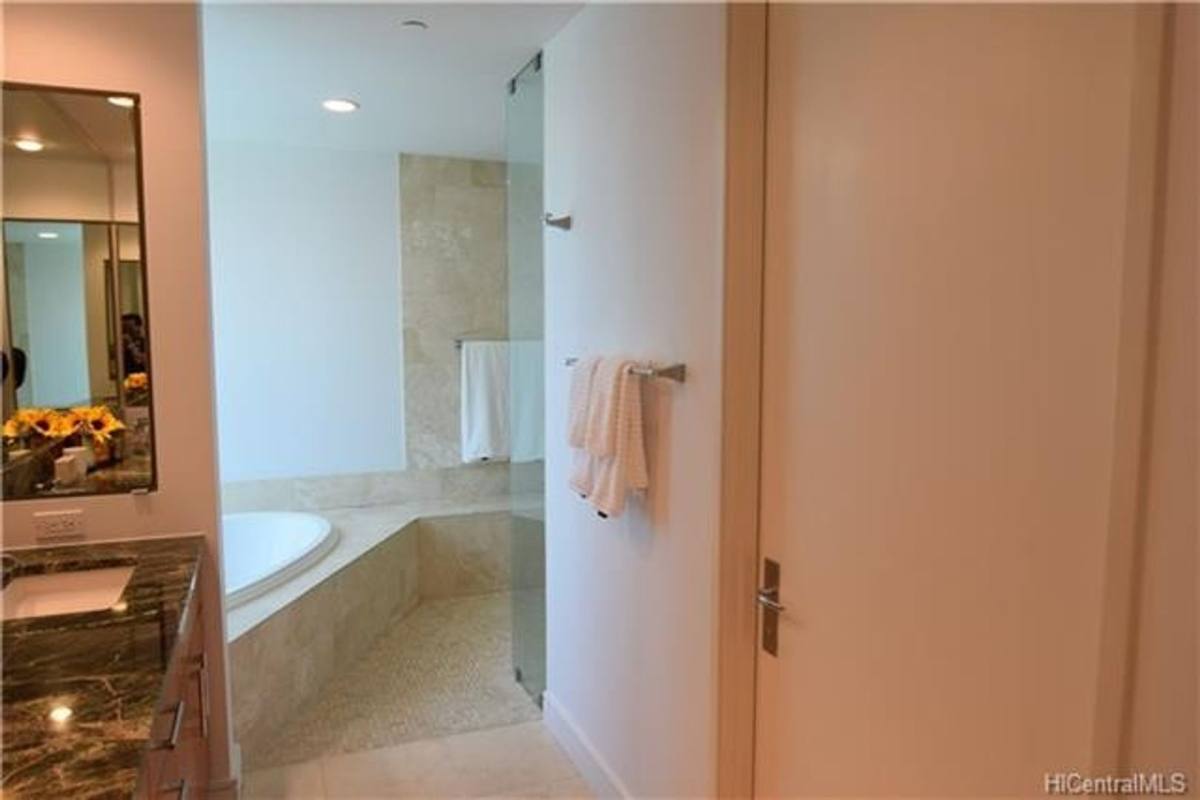 Condo for rent at 1288 Ala Moana Blvd, 21A, Honolulu, HI 96814