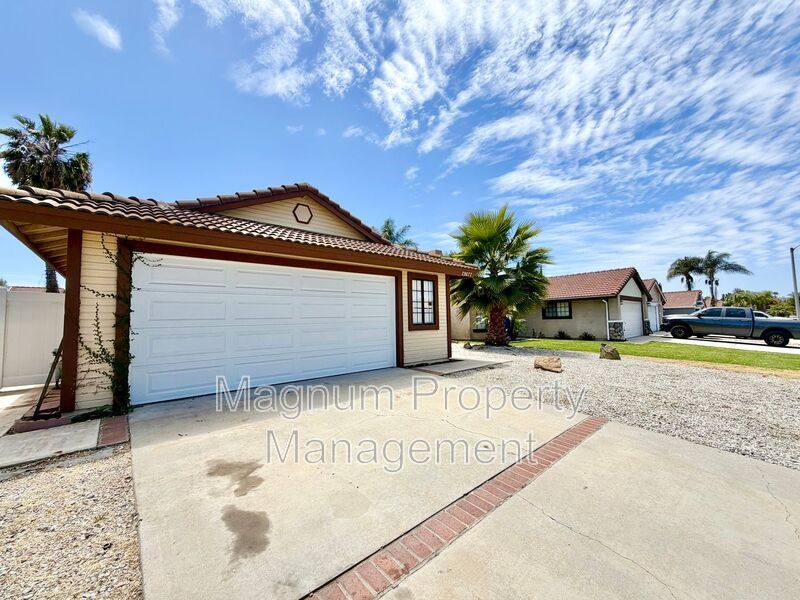 House for rent at 29677 Woodlands Ave, Murrieta, CA 92563