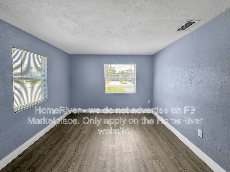 Apartment for rent at 4518 102nd St W, Bradenton, FL 34210