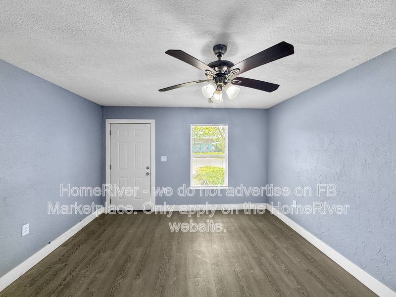 Apartment for rent at 4518 102nd St W, Bradenton, FL 34210