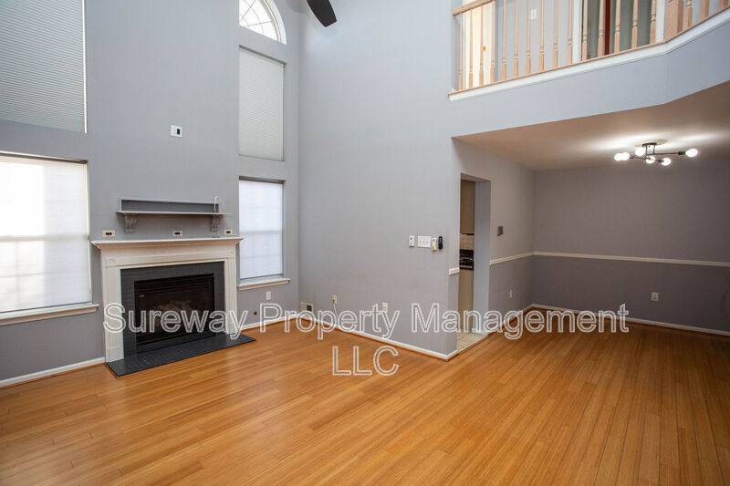 Townhouse for rent at 605 Doral Dr, Blackwood, NJ 08012