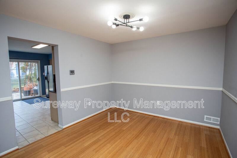 Townhouse for rent at 605 Doral Dr, Blackwood, NJ 08012