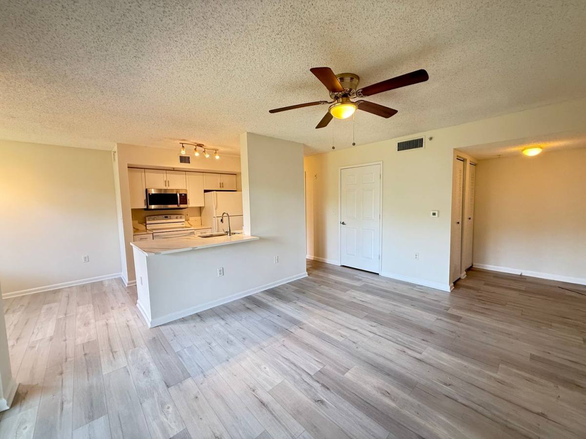 Apartment for rent at 284 Village Blvd, Jupiter, FL 33469