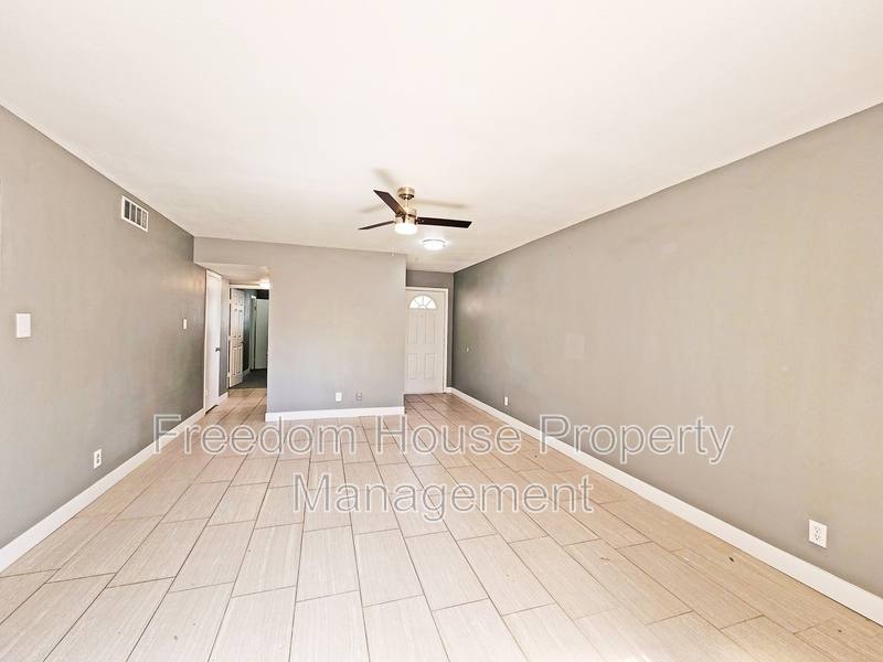 House for rent at 5409 Mountain View Dr, Las Vegas, NV 89146
