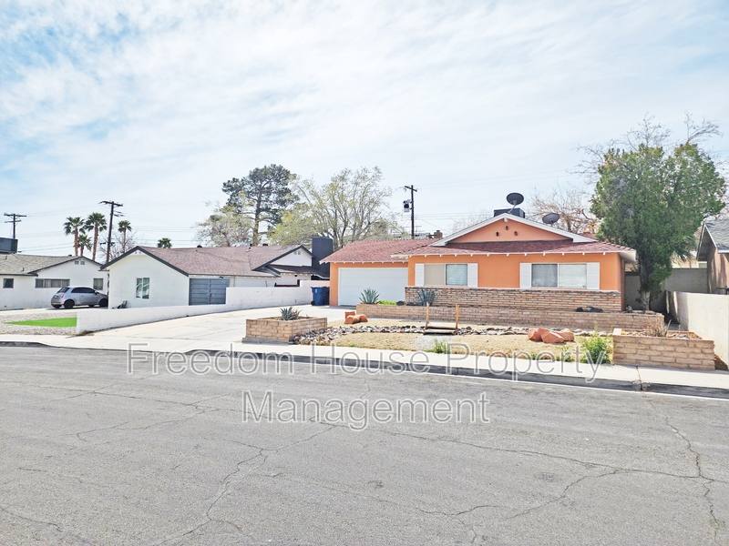 House for rent at 5409 Mountain View Dr, Las Vegas, NV 89146