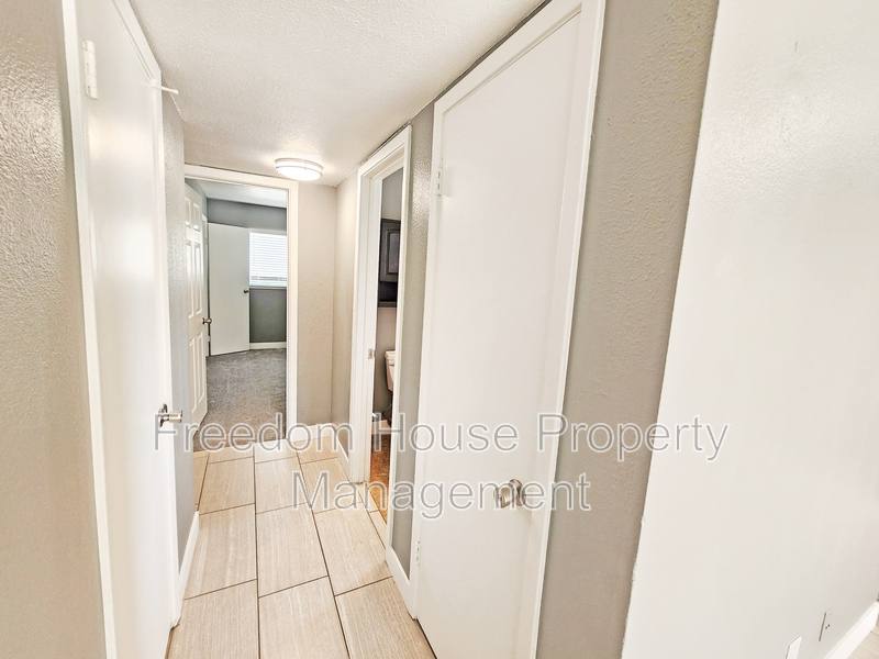 House for rent at 5409 Mountain View Dr, Las Vegas, NV 89146