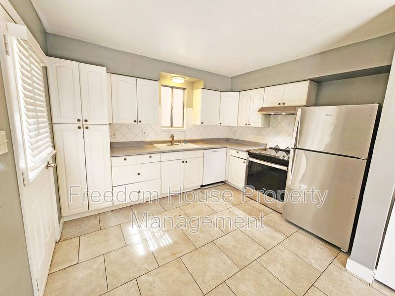 House for rent at 5409 Mountain View Dr, Las Vegas, NV 89146