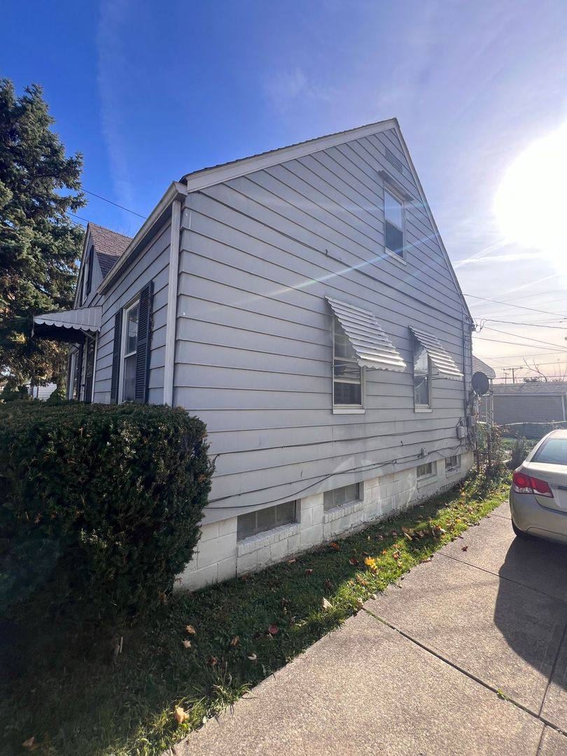 House for rent at 9334 McCracken Blvd, Cleveland, OH 44125