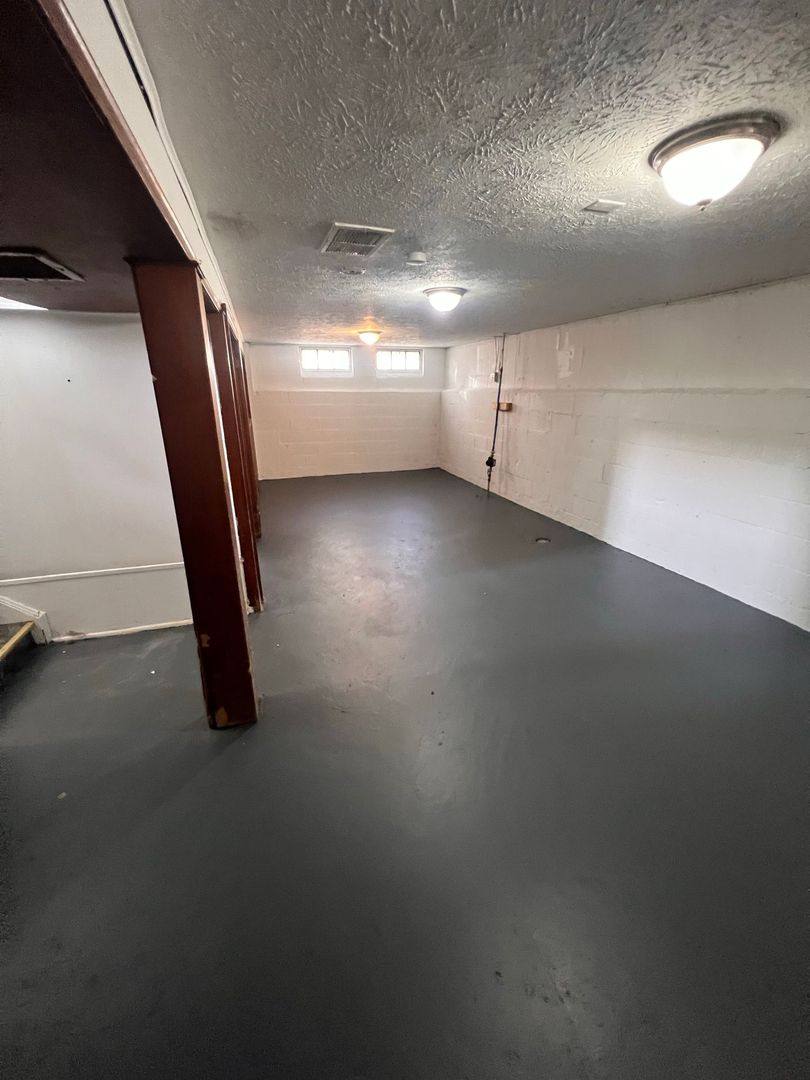 House for rent at 9334 McCracken Blvd, Cleveland, OH 44125