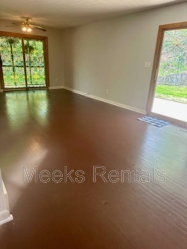 House for rent at 1118 Montrose Dr, South Charleston, WV 25303