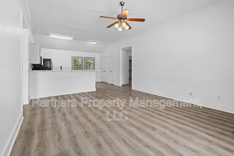 Apartment for rent at 1174 W Hendrix St, Fayetteville, AR 72703