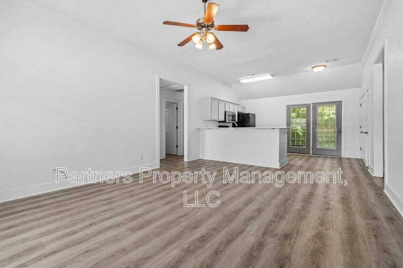 Apartment for rent at 1174 W Hendrix St, Fayetteville, AR 72703