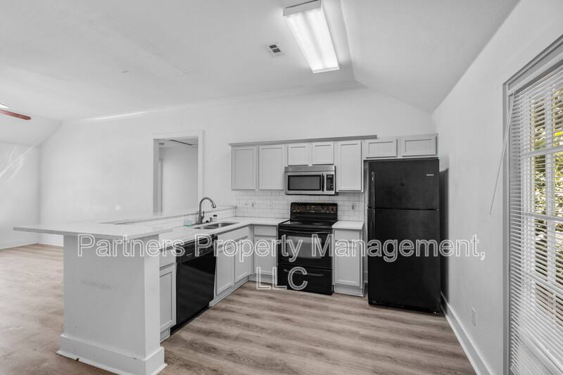 Apartment for rent at 1174 W Hendrix St, Fayetteville, AR 72703