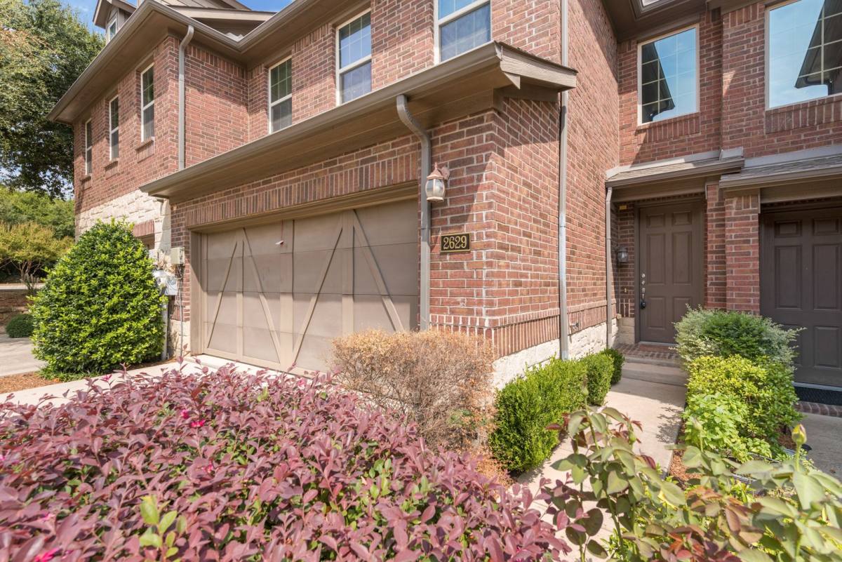 Townhouse for rent at 2629 Chambers Dr, Lewisville, TX 75067