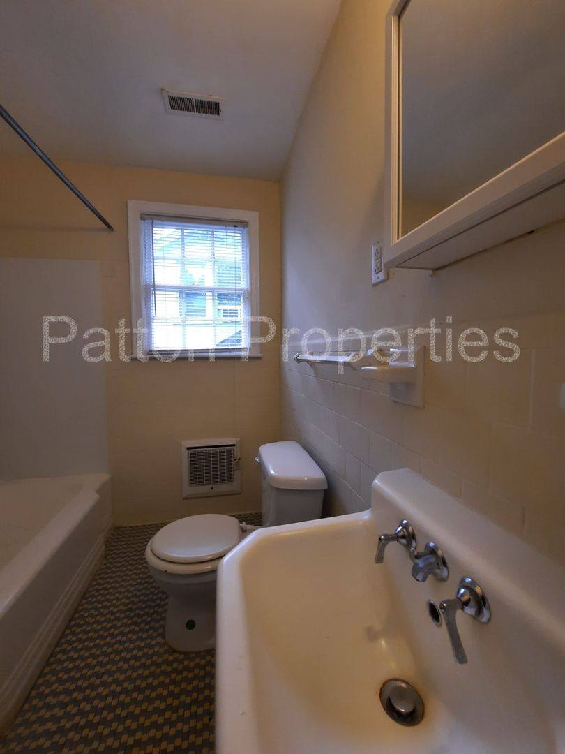 Apartment for rent at 209 S Harden, Columbia, SC 29205