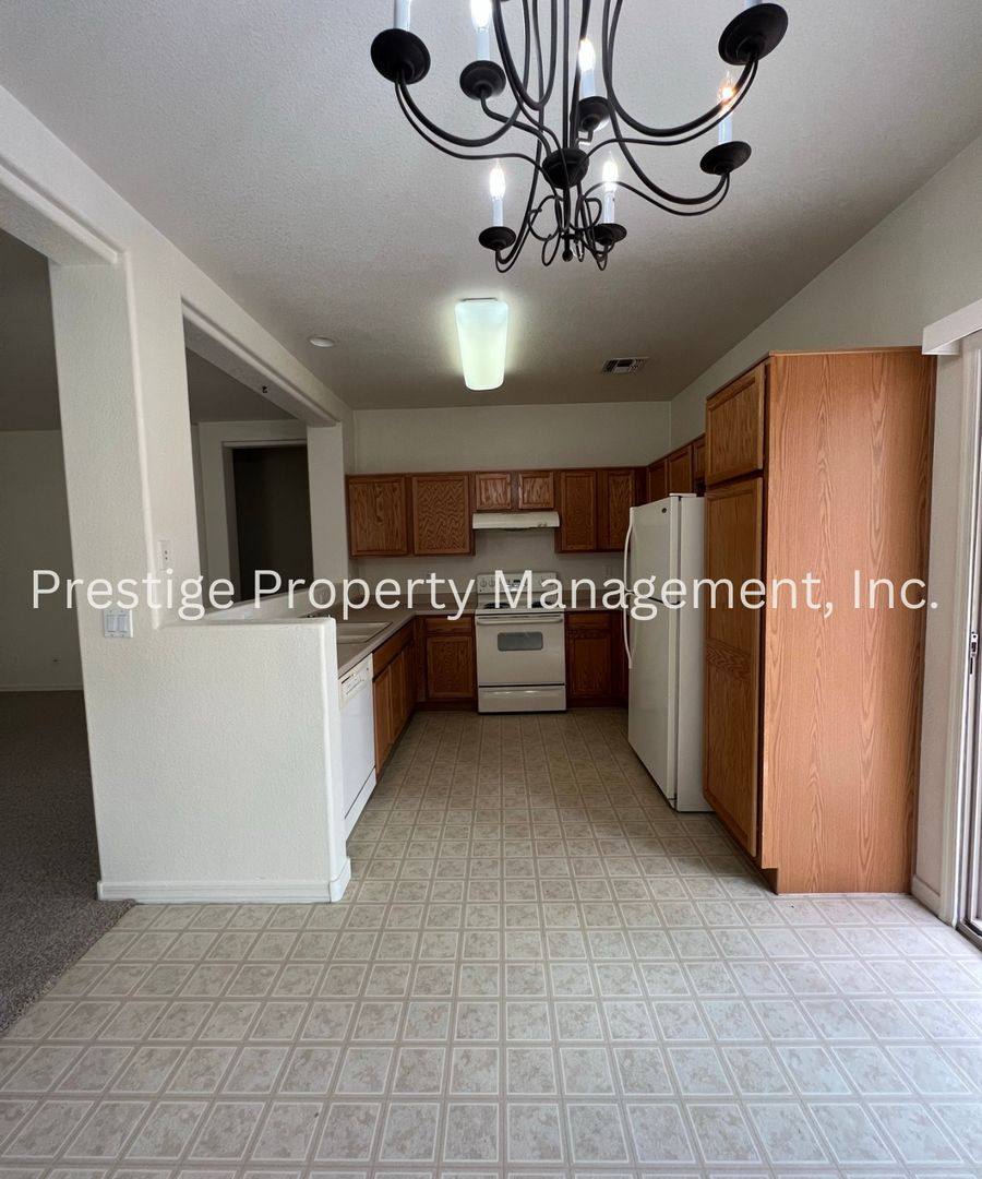 House for rent at 81 W Calle Guija, Sahuarita, AZ 85629