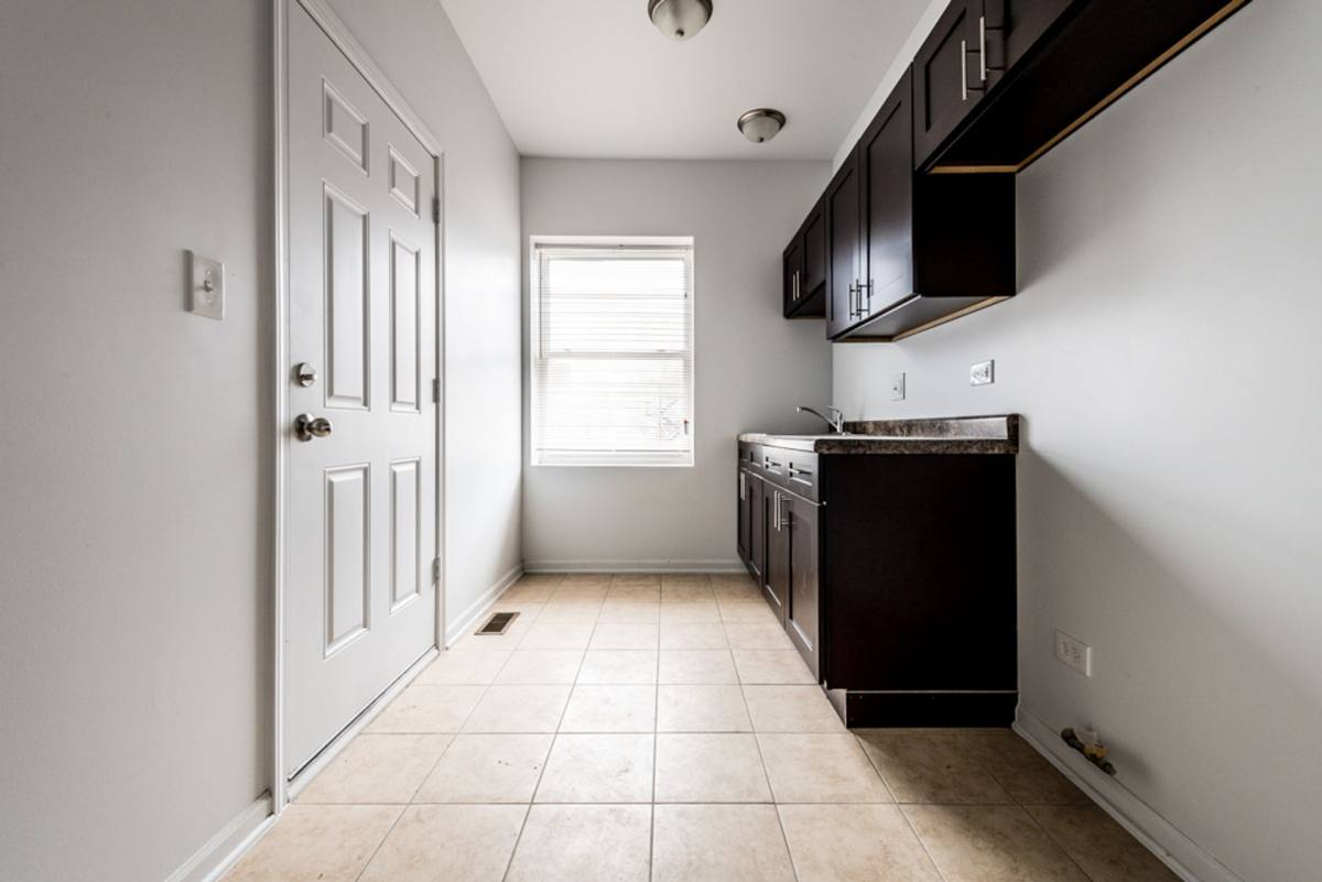 Apartment for rent at 1509-11 S Kenneth Ave, Chicago, IL 60623