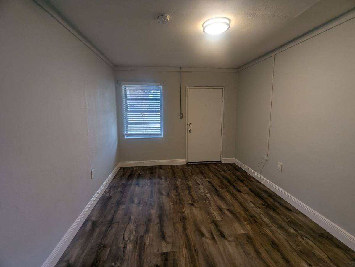 Apartment for rent at 16212 Wallace St, Umatilla, FL 32784