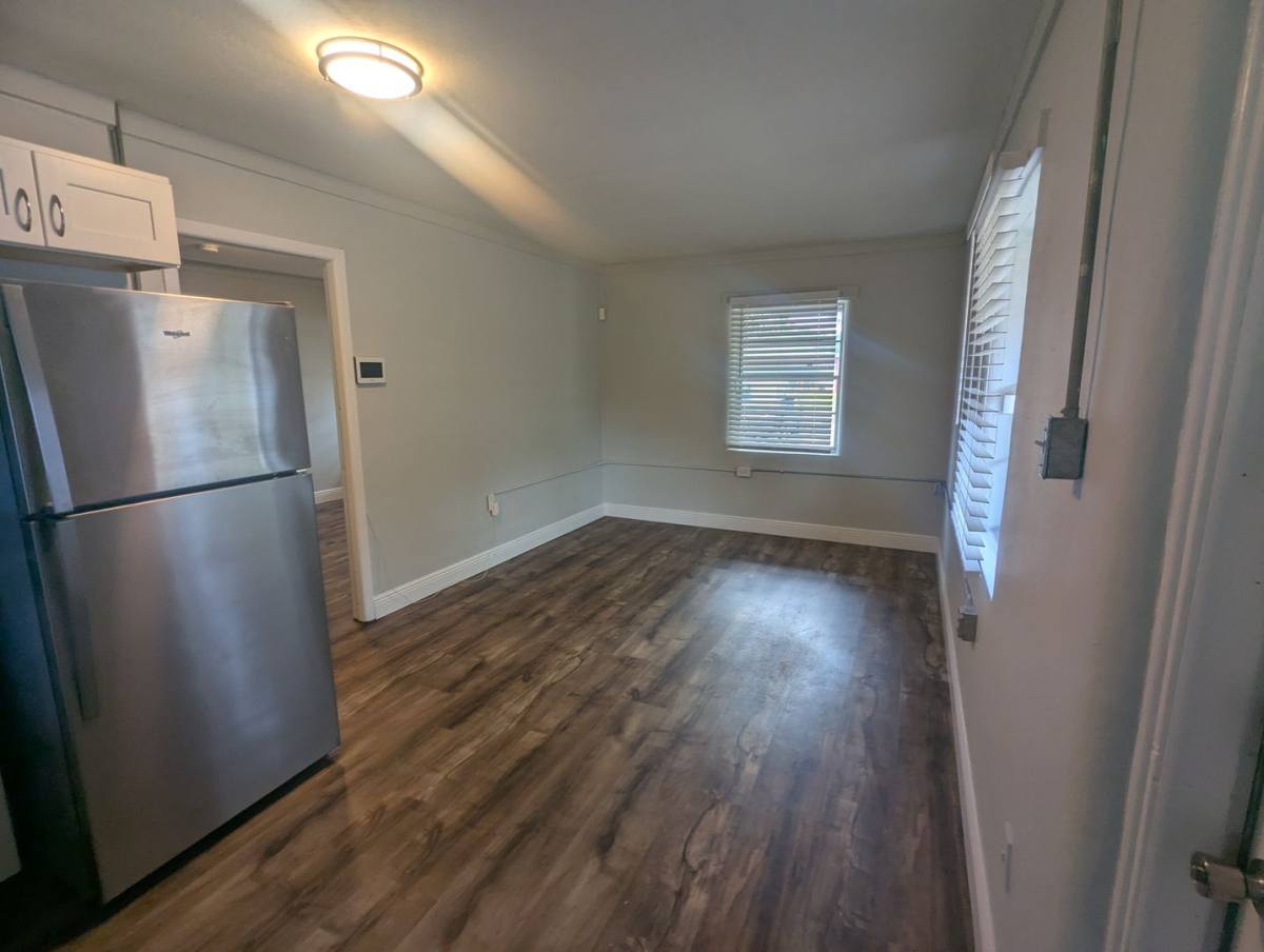 Apartment for rent at 16212 Wallace St, Umatilla, FL 32784