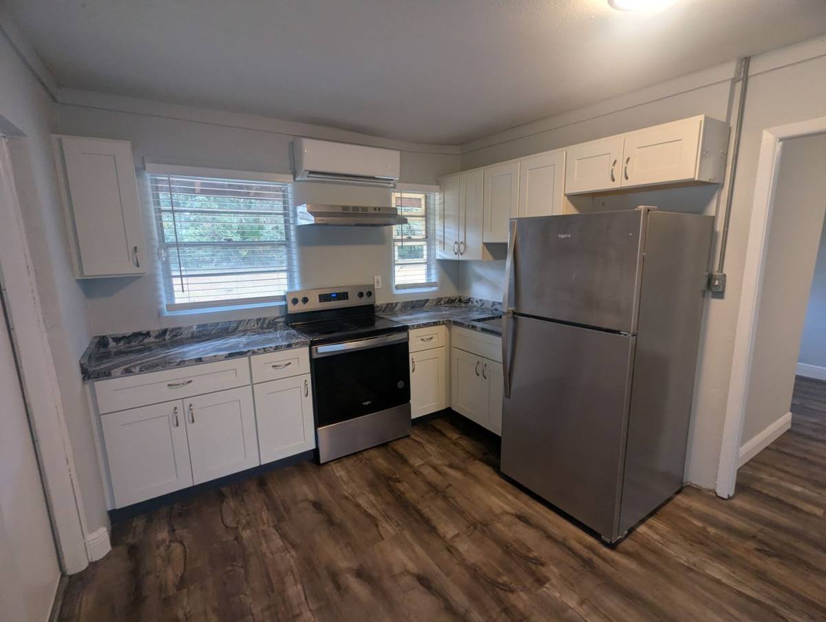 Apartment for rent at 16212 Wallace St, Umatilla, FL 32784