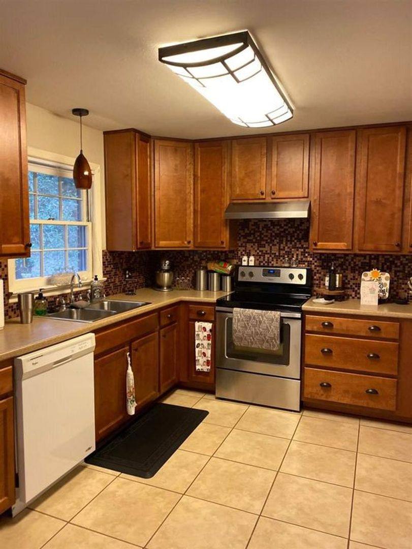 House for rent at 3155 Lakeshore Dr, Tallahassee, FL 32312