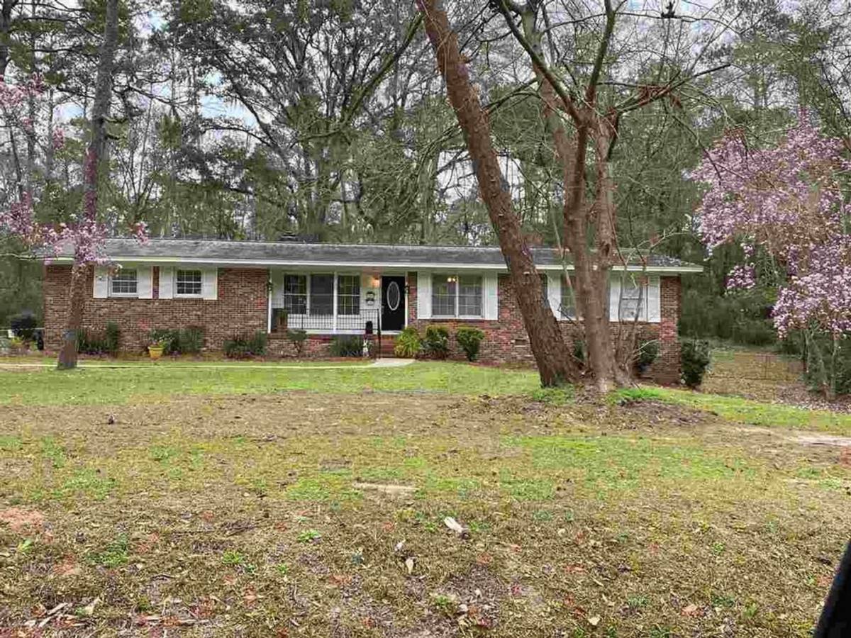 House for rent at 3155 Lakeshore Dr, Tallahassee, FL 32312