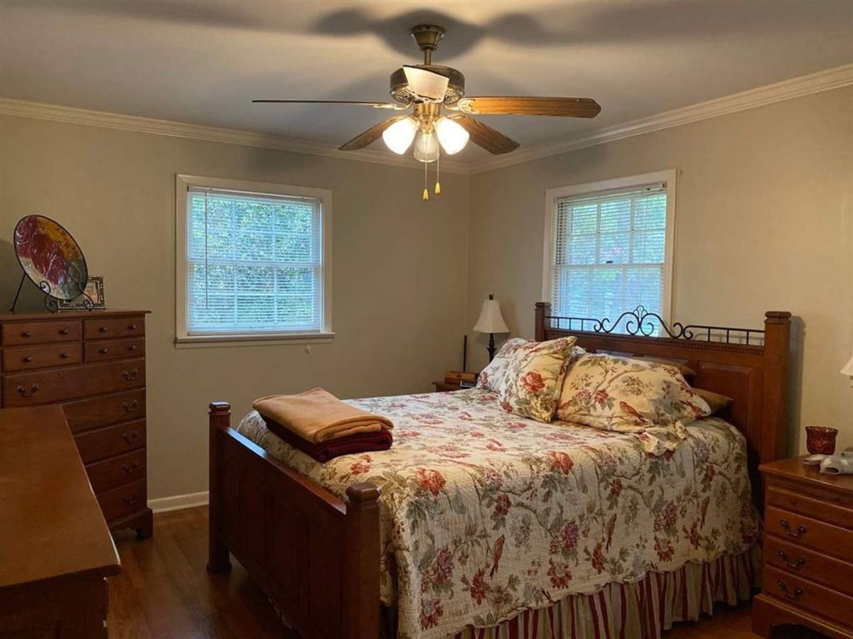 House for rent at 3155 Lakeshore Dr, Tallahassee, FL 32312