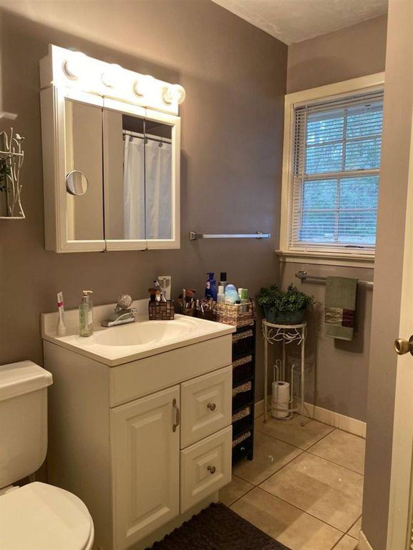 House for rent at 3155 Lakeshore Dr, Tallahassee, FL 32312