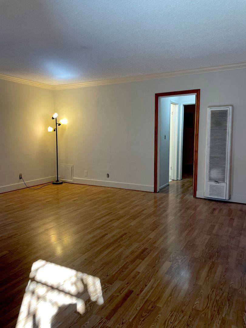 Apartment for rent at 1860 9th St, Santa Monica, CA 90404