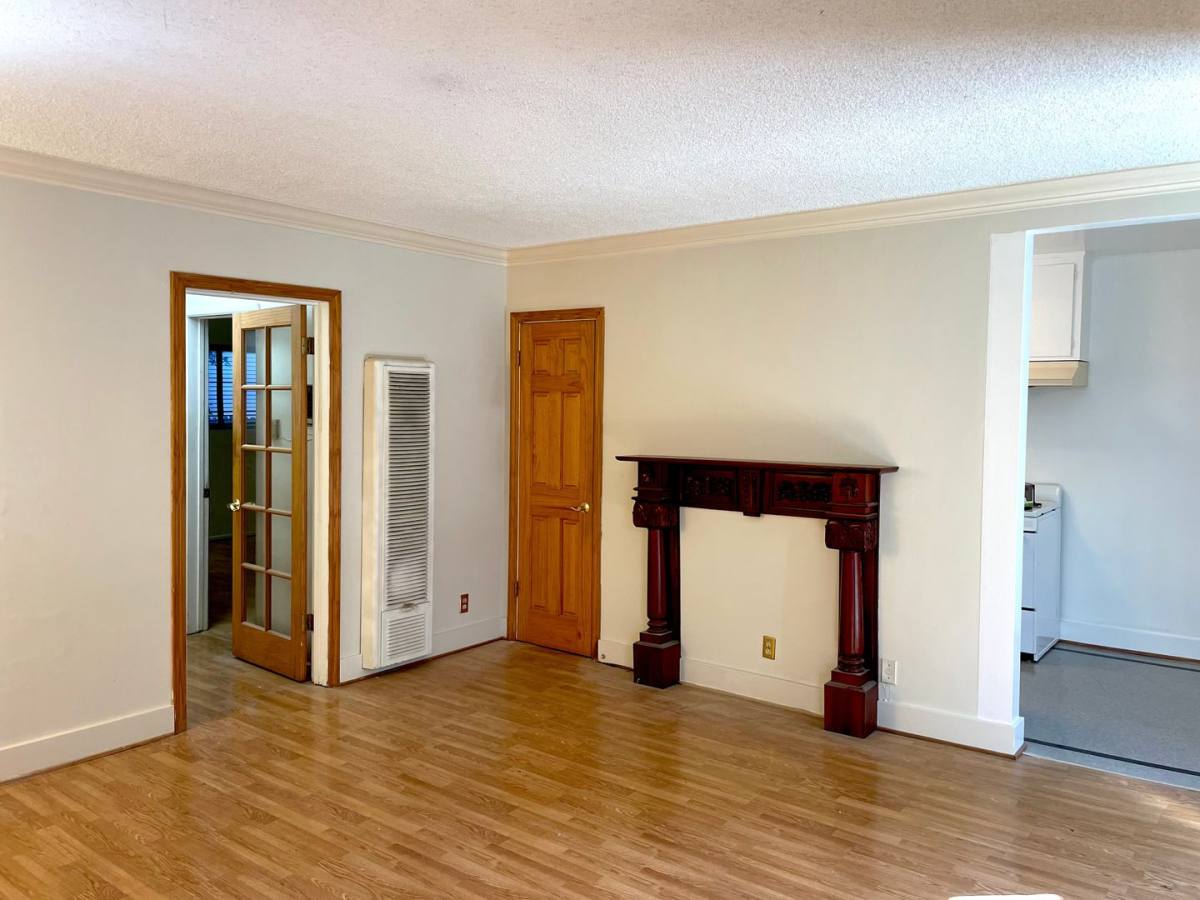 Apartment for rent at 1860 9th St, Santa Monica, CA 90404
