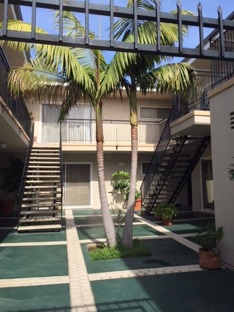 Apartment for rent at 1860 9th St, Santa Monica, CA 90404
