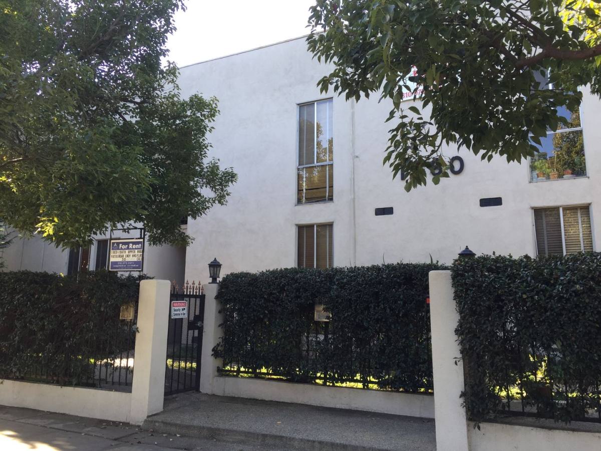 Apartment for rent at 1860 9th St, Santa Monica, CA 90404