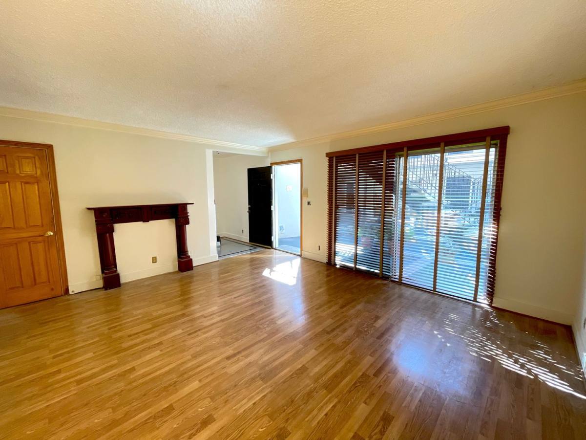 Apartment for rent at 1860 9th St, Santa Monica, CA 90404