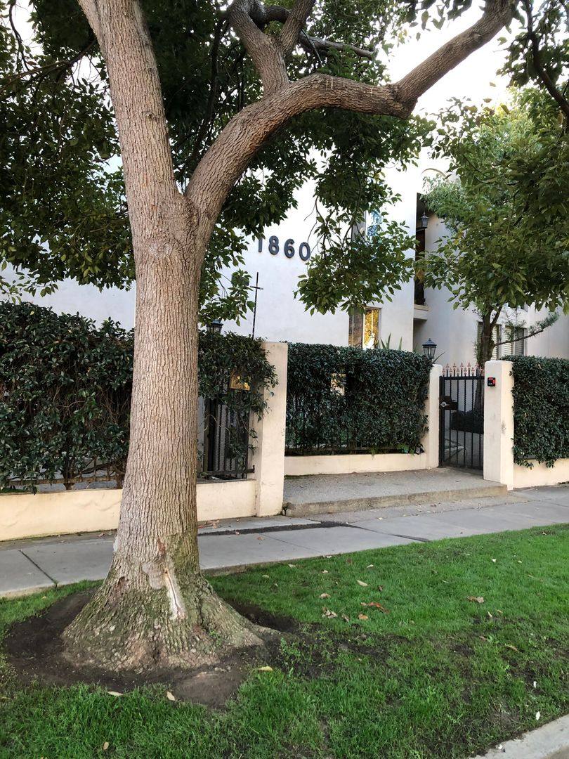 Apartment for rent at 1860 9th St, Santa Monica, CA 90404