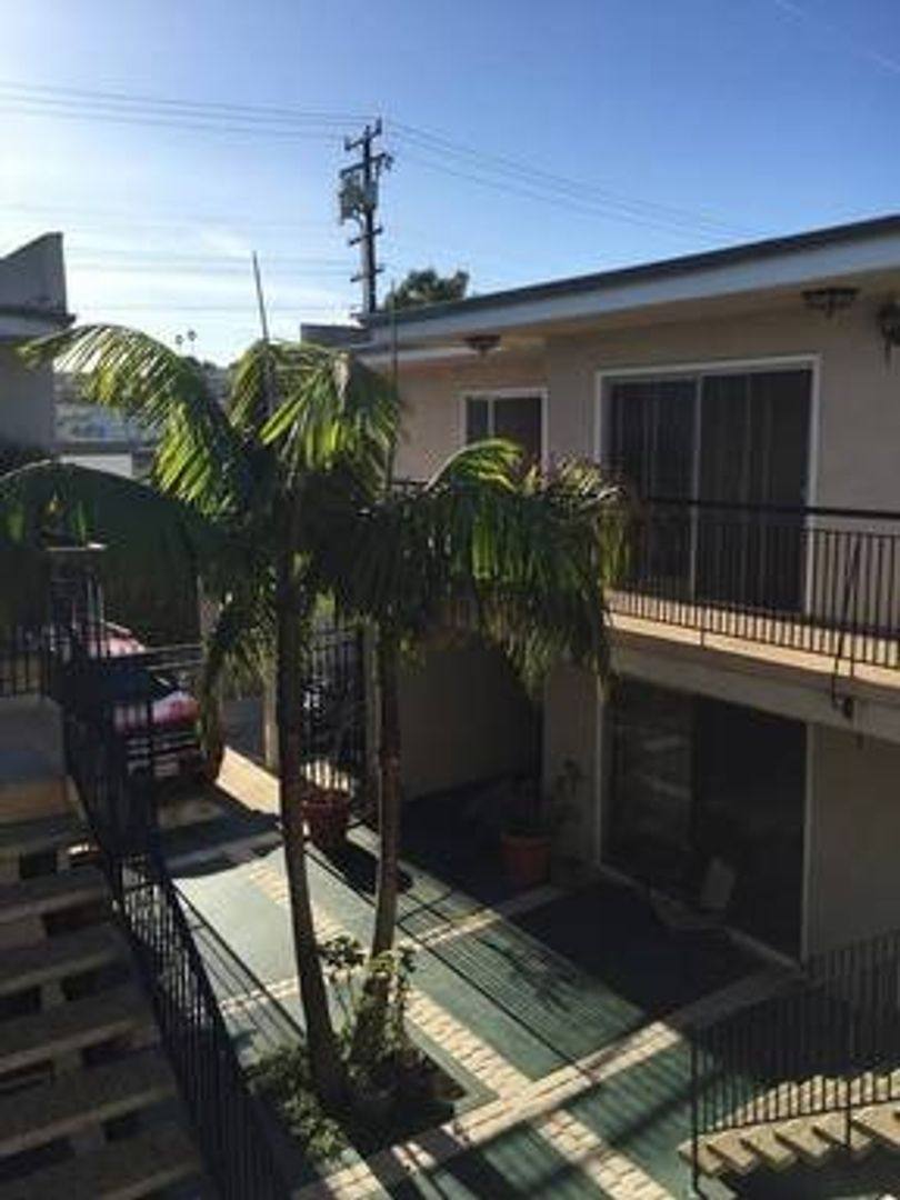 Apartment for rent at 1860 9th St, Santa Monica, CA 90404