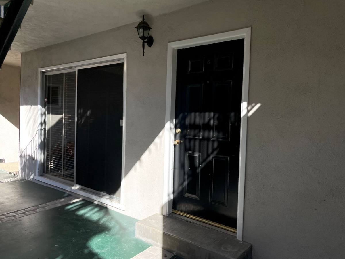 Apartment for rent at 1860 9th St, Santa Monica, CA 90404
