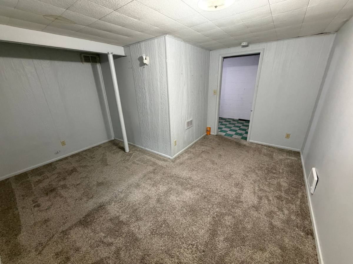 Townhouse for rent at 2700-2702 W 66th St, Minneapolis, MN 55432