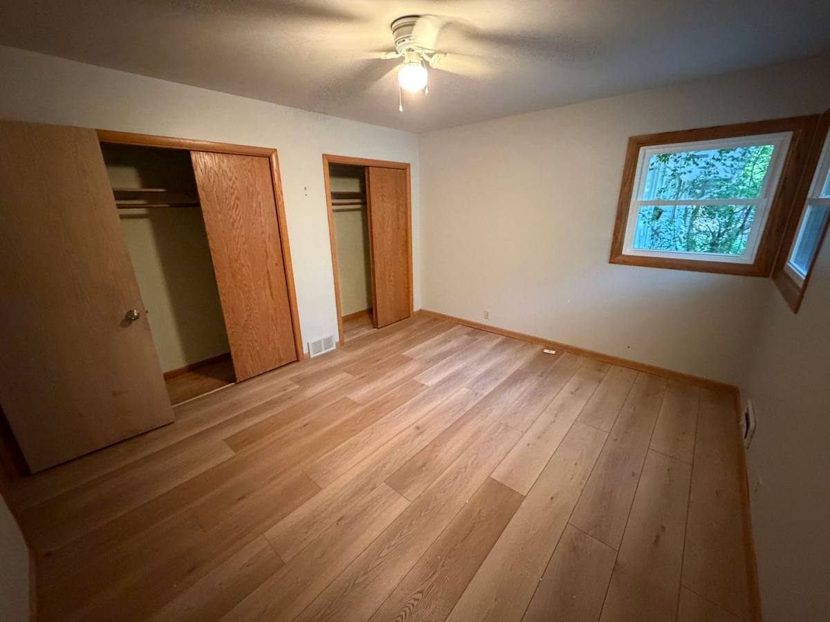 Townhouse for rent at 2700-2702 W 66th St, Minneapolis, MN 55432